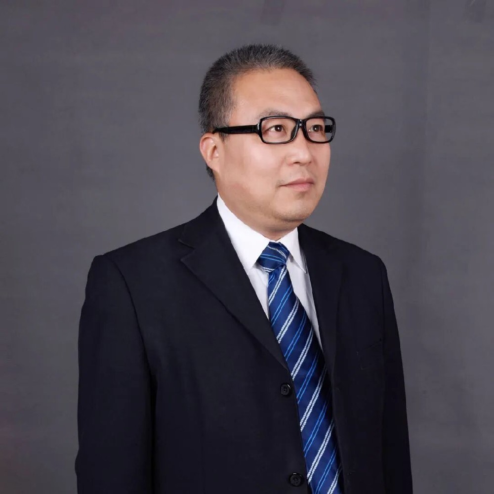 雷大学律师